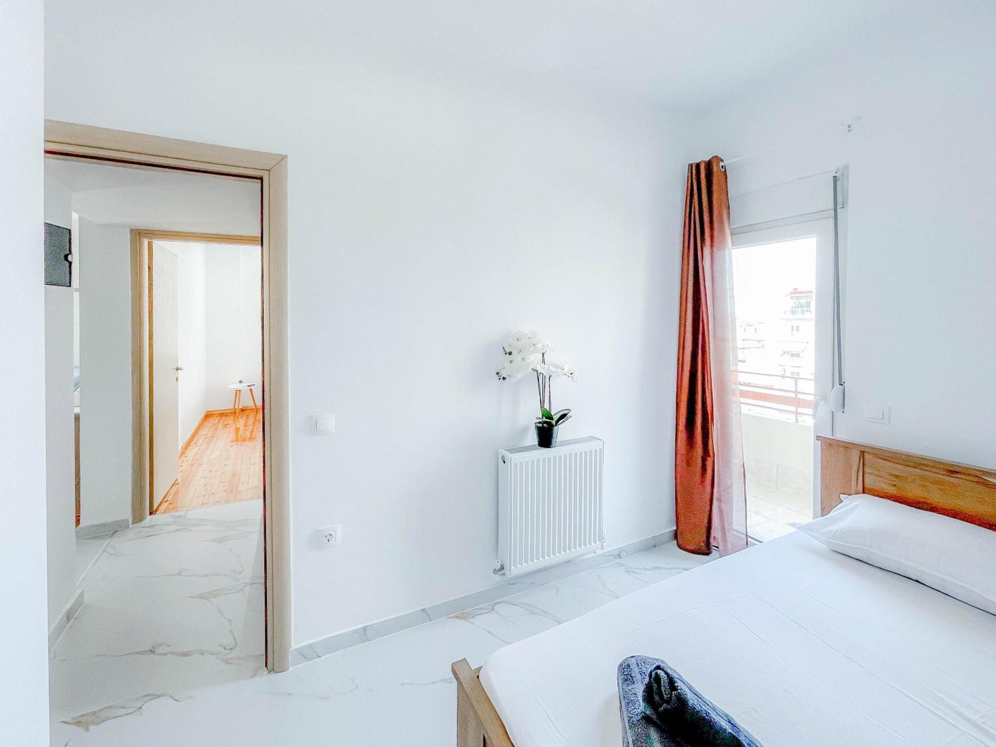 Aya Luxury - Free Public Parking Apartment *