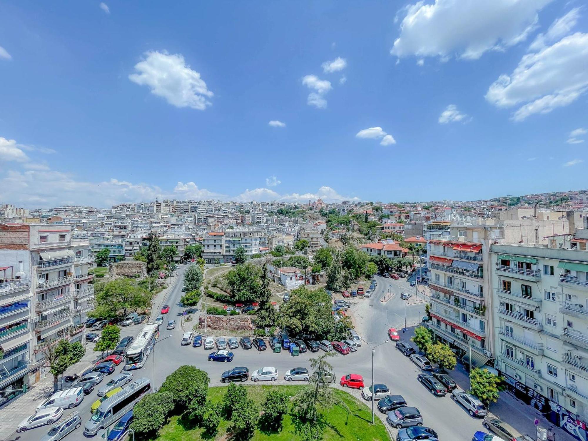 Aya Luxury - Free Public Parking Apartment